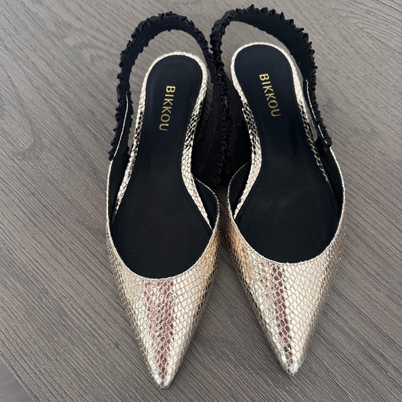 BIKKOU Metallic Gold Slingback Heels Sz. 38 runs small – best for size 37 New